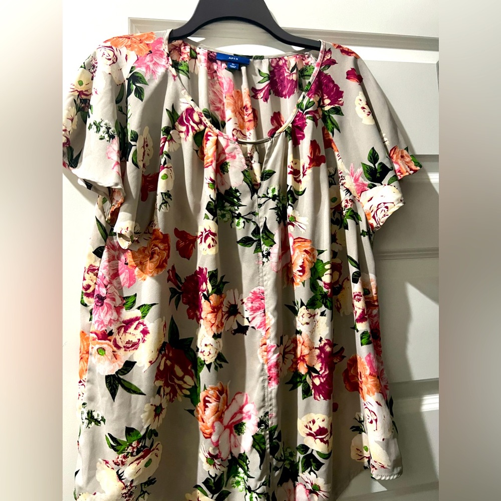 Women’s multi color blouse